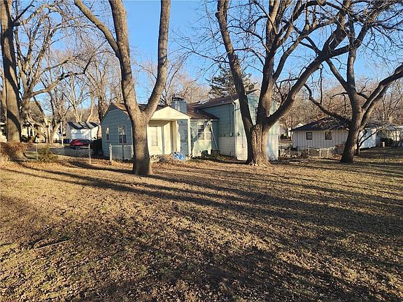 2nd image of 5808 Mackey St