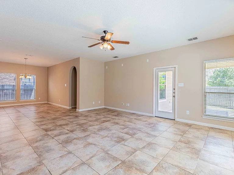 8730 Poppy Hls — Photo 18