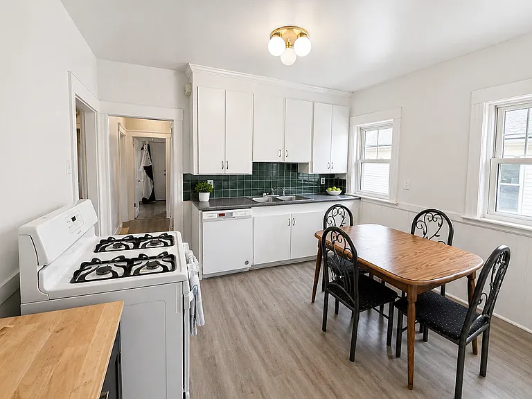 112 Frederick Ave — Photo 8