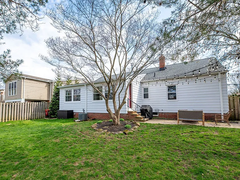 23213 Fairmount Blvd — Photo 44