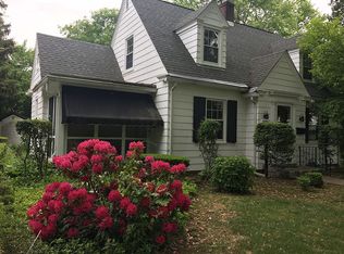 11 Stratford Ct, Cohoes, NY