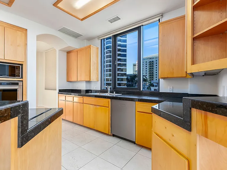 611 G St #321 — Photo 35