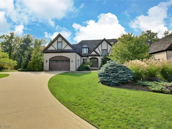 40 Hamlet Ct, Cleveland, OH 44108