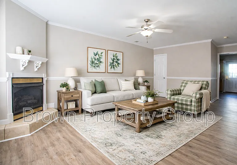 452 Cityview Ln — Photo 3