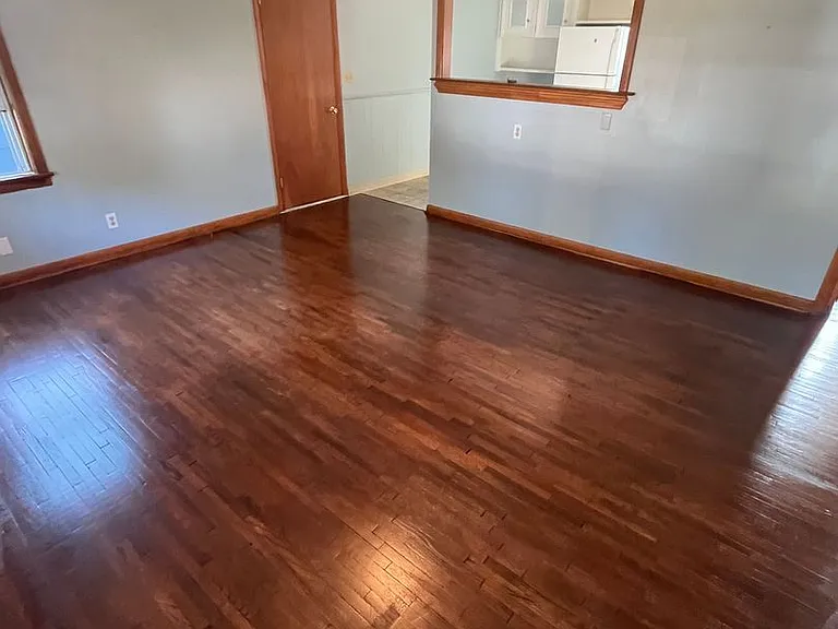 312 S Poplar St — Photo 12