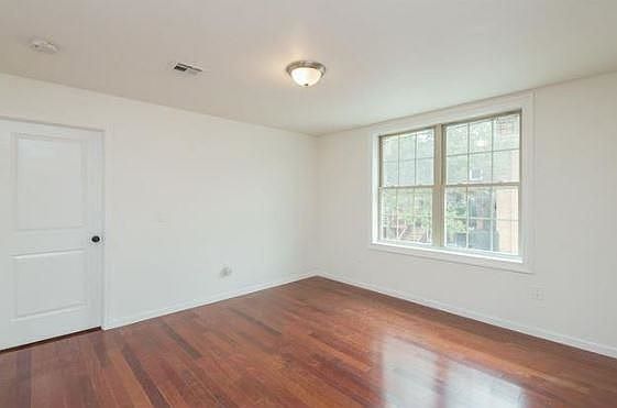 4th image of 30 Marion Pl #2