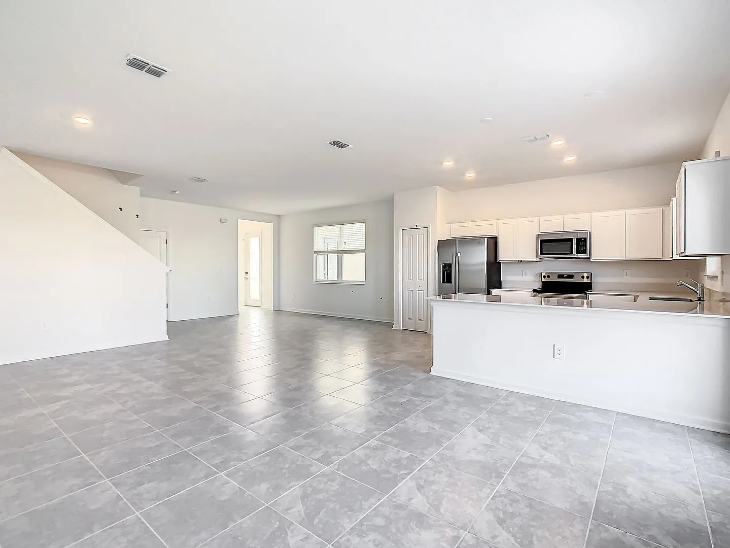 Champions Pointe 409 Bogey Dr — Photo 3