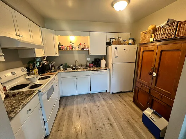 2019 Oak St #A — Photo 8