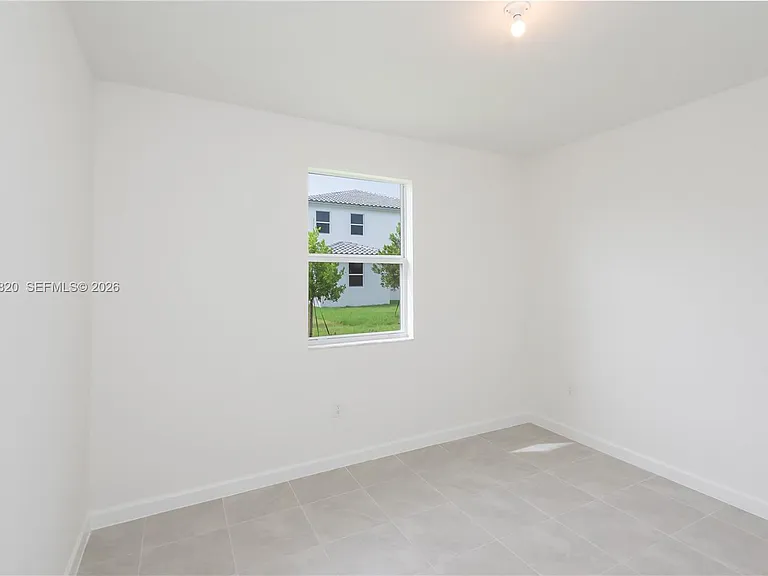 2631 SE 8th Ct #2631 — Photo 37