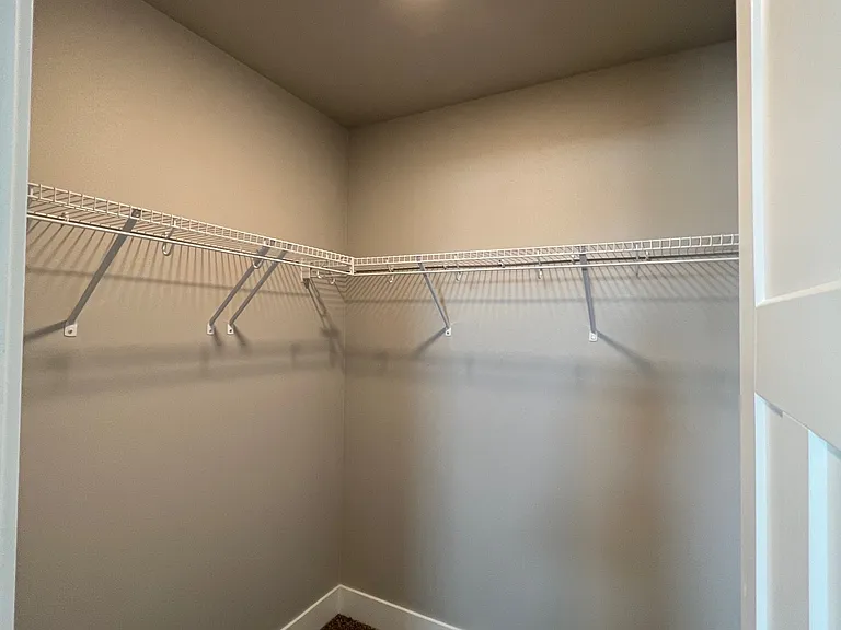 233 NW Greenway Pl — Photo 19