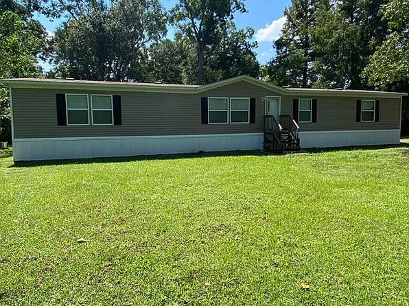 8745 Section Rd, Port Allen, LA 70767