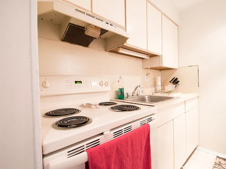 120 Lanark Rd #2 — Photo 8