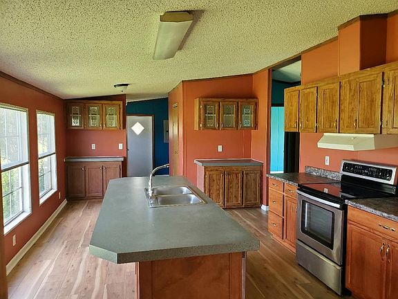 3rd image of 42 Birchwood Ln