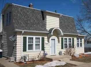 2105 Delaware St, Dubuque, IA 52001