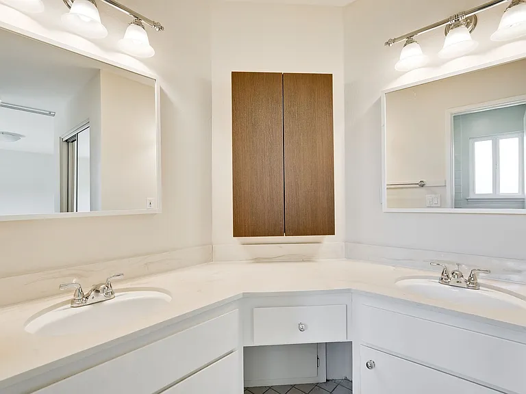 803 Runningwood Cir — Photo 29
