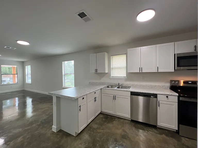 25 E Biscayne Rd — Photo 12