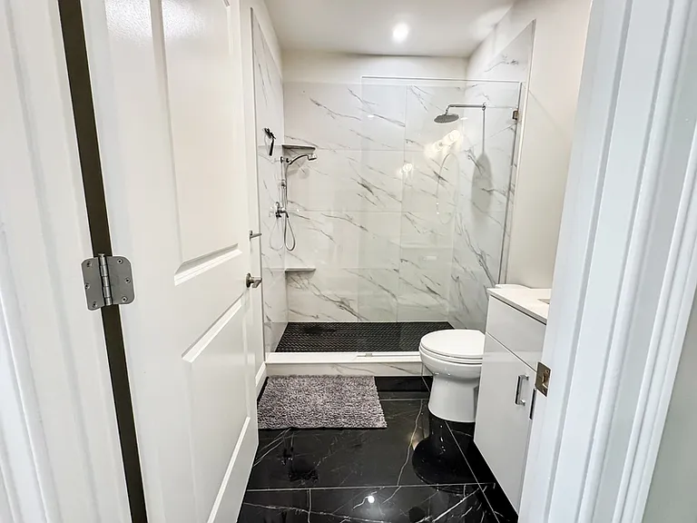 40 Waverly St #3 — Photo 17
