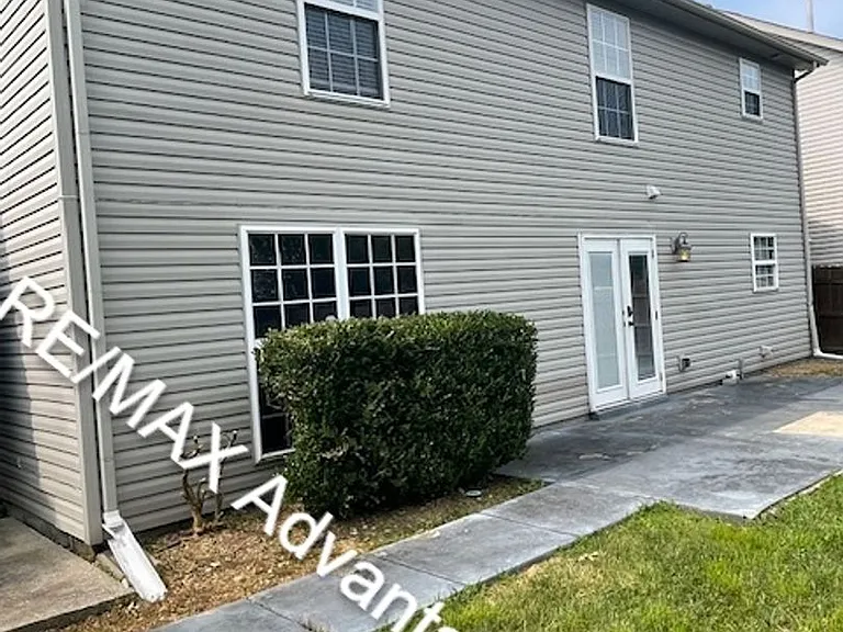 10618 Irvin Pines Dr — Photo 9