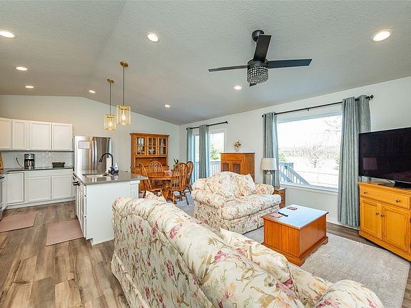 4th image of 2412 Whispering Ridge Dr