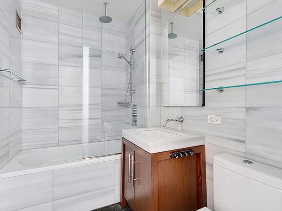 5th image of 88 Greenwich St #6221