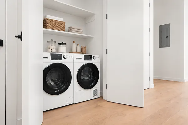 Laundry, photo 1