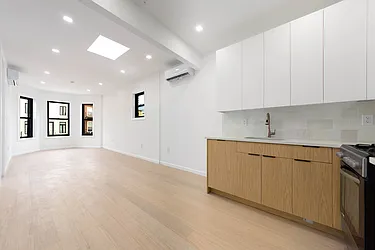 371 Madison Street, #3C