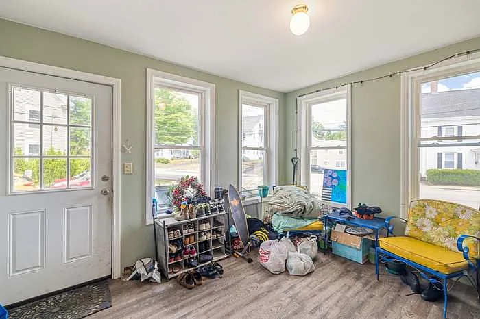 3 bed, 1200 sqft, $2,400 — Photo 1