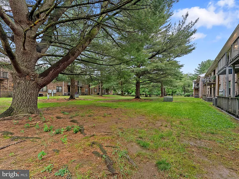 1809 Silver Ct — Photo 22