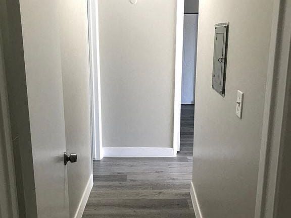 4th image of 1516 W 1st St #60606281
