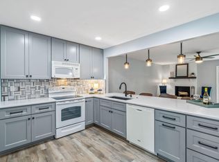 2379 Parkview Dr, Grove City, OH