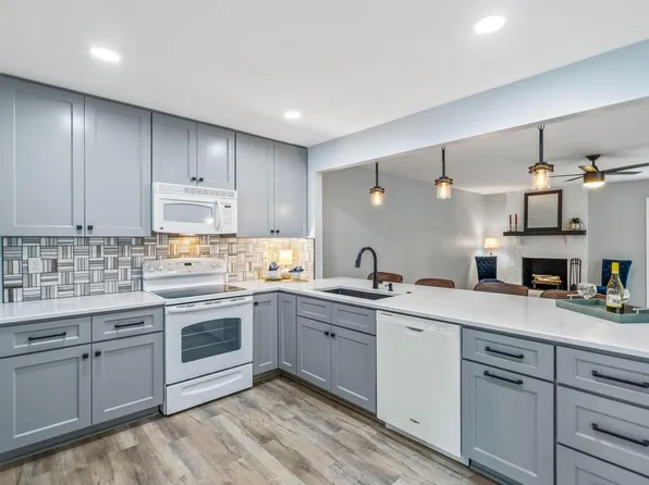 2379 Parkview Dr, Grove City, OH 43123