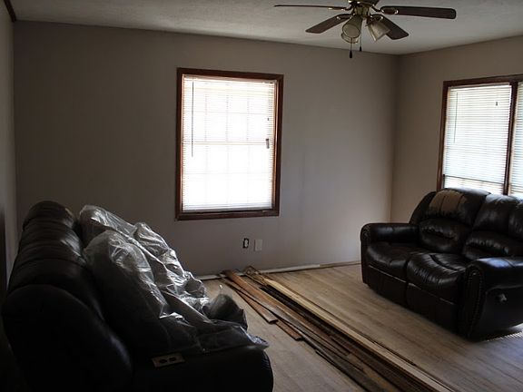 3rd image of 722 Northside Dr