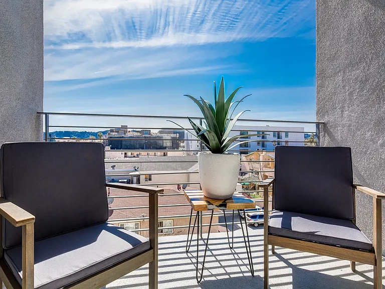 NOHO 55 Luxury Living — Photo 26