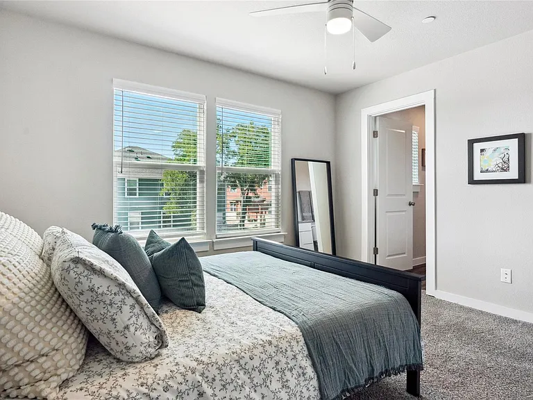 520-903B Powell Dr — Photo 26