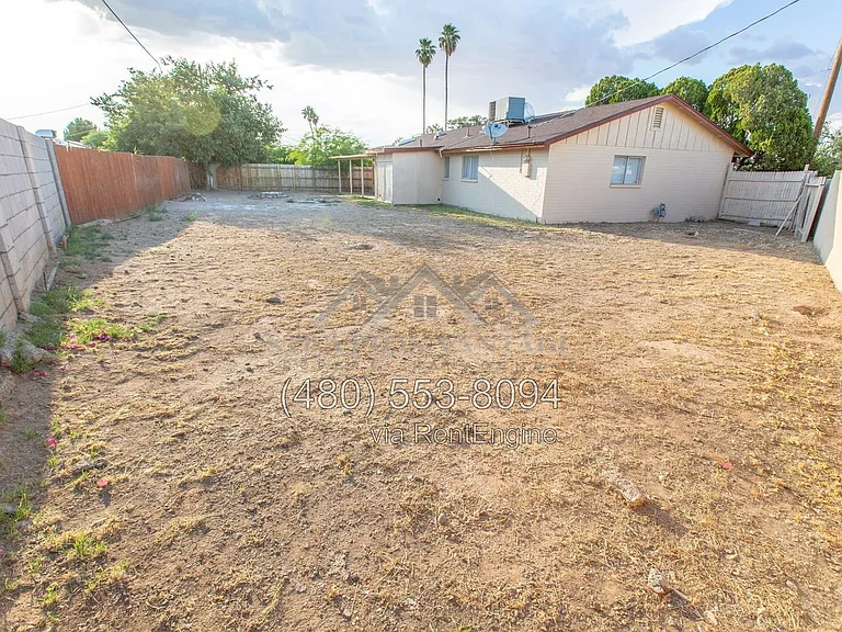 2533 E Blanche Dr — Photo 36