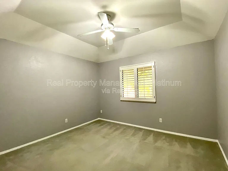 672 W Ellery Ave — Photo 16