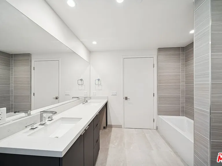 1051 S Corning St #501 — Photo 26