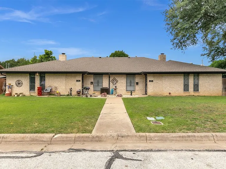 4908 Inverness Ave — Photo 1