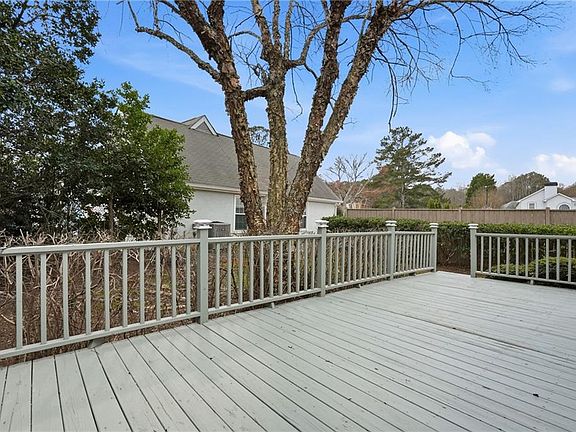 5th image of 4821 Devon Ln