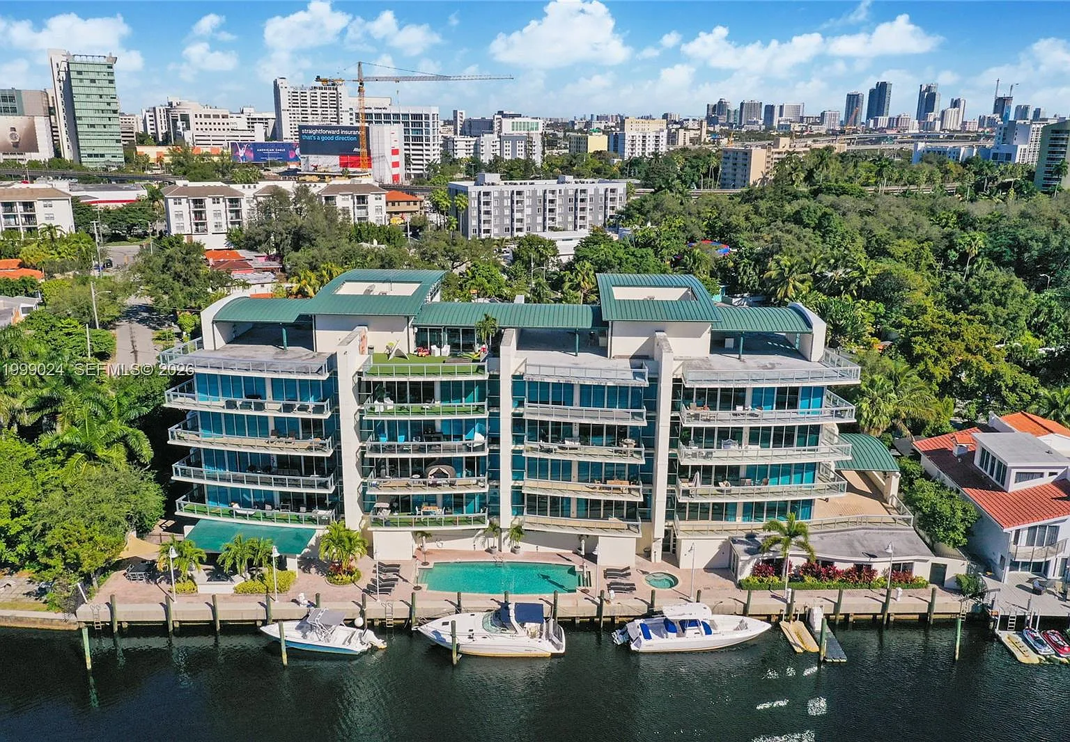 Residences At Riverwalk C — Photo 2