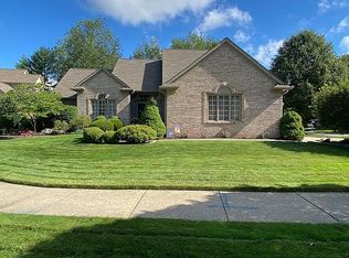 3796 Thornberry Ct, Rochester Hills, MI 48309