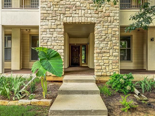 1st image of 500 Waters Edge Dr APT 215