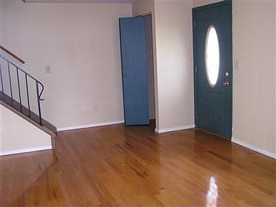 5th image of 4716 Kenilwood Ave