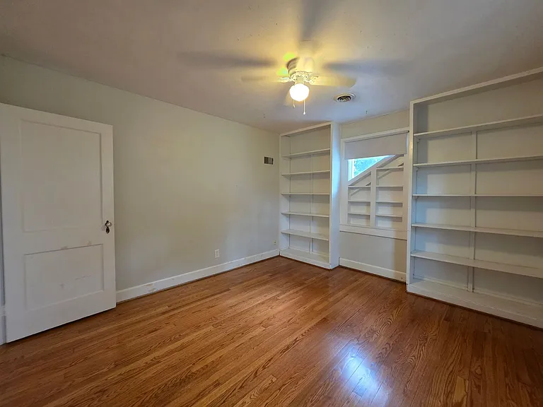 208 Regent Rd — Photo 26