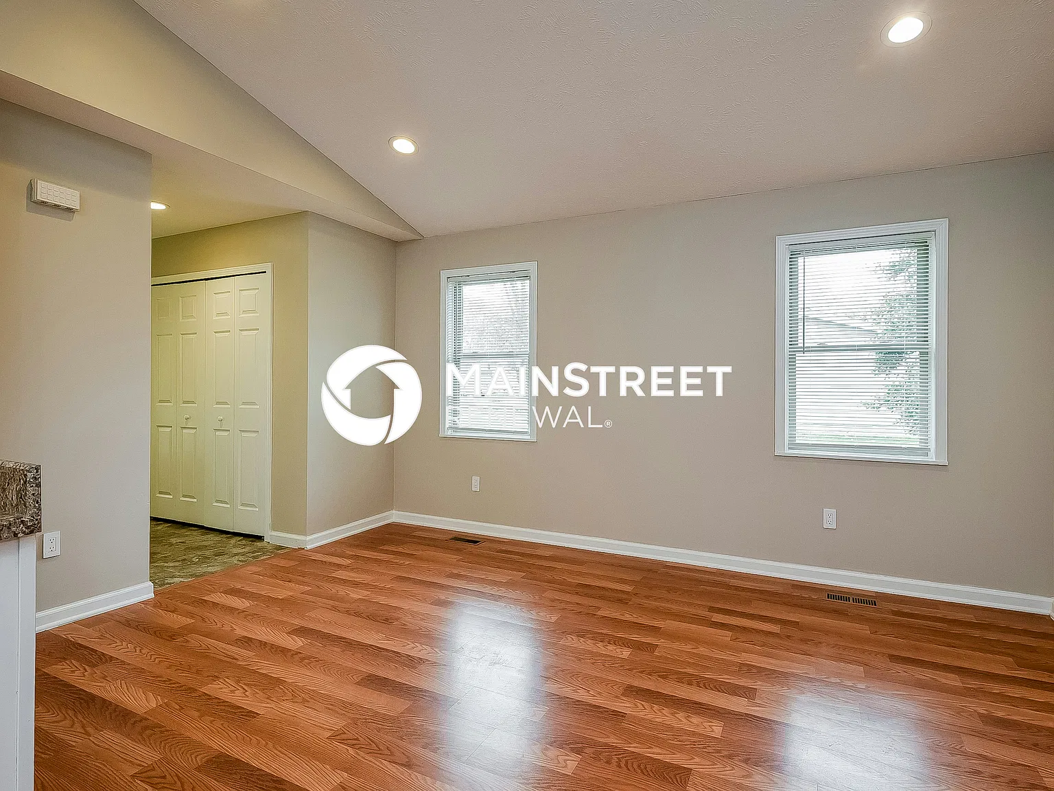 881 Bellevue Ave — Photo 4