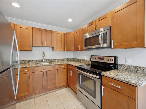 Nassau Arms Apartments