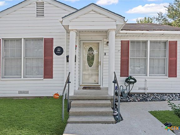 4th image of 1313 Dartmouth St