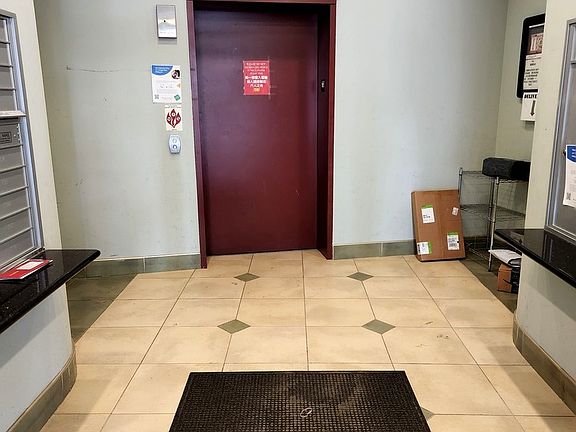 5th image of 313 W 23rd St Unit 402