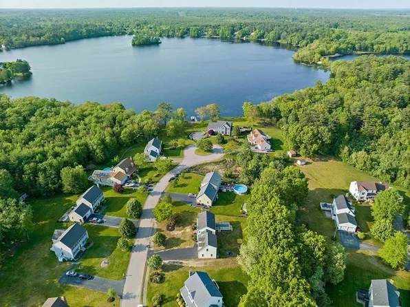 9 Sandy Pond Cir, East Bridgewater, MA 02333