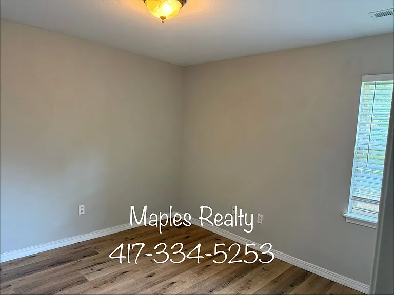 141 Scotch Pine Ct — Photo 6